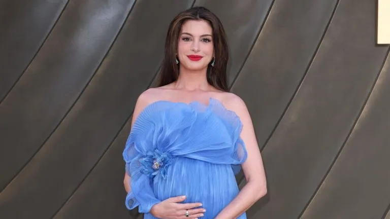 Anne Hathaway revela el síntoma “más descabellado” que ha tenido en su tercer embarazo